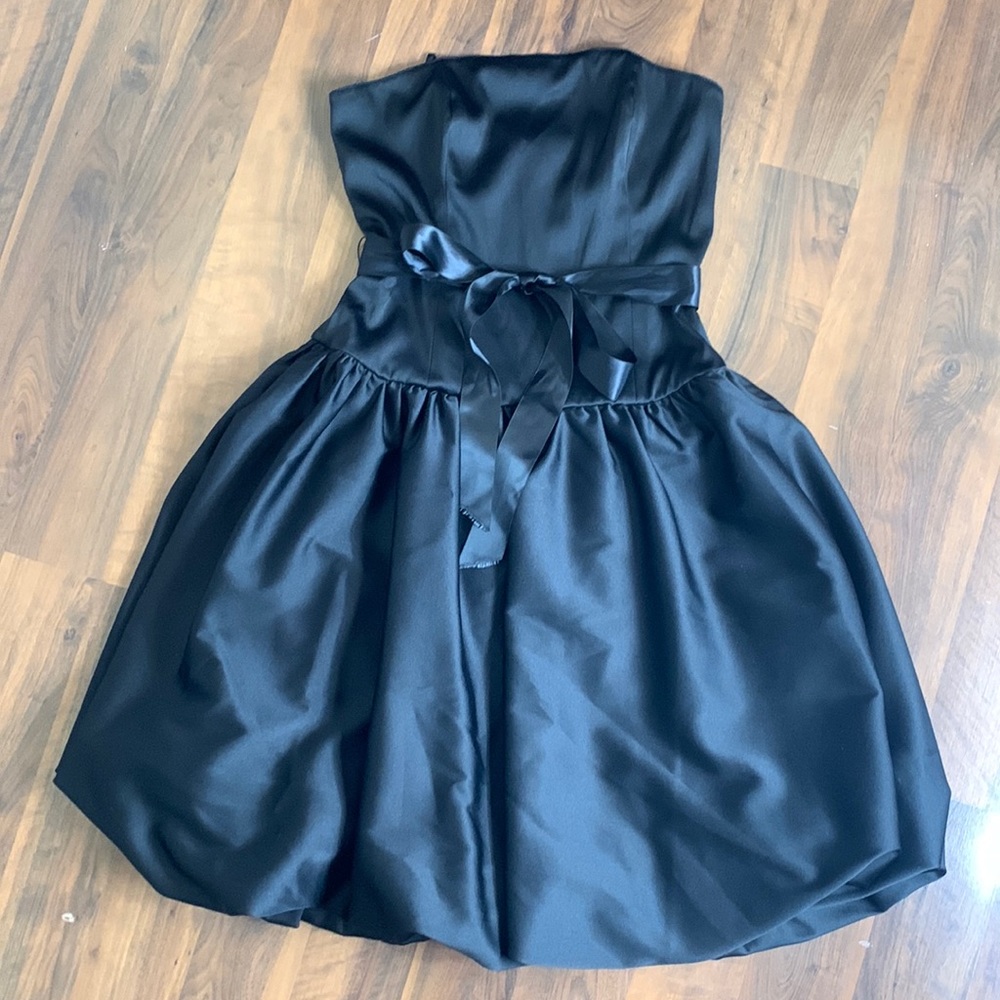 Le chateau black bubble dress